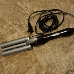 Brand new hair crimper